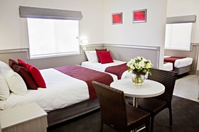 Littomore Hotel & Suites