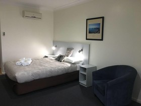 Lakeview Motor Inn