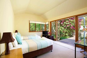 Stonewall Cottage and Studio