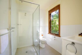 Stonewall Cottage and Studio