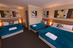 3 Sisters Motel