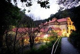 Jenolan Caves House