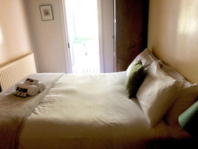 Victoria And Albert Guesthouse