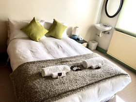 Victoria And Albert Guesthouse