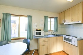 Reflections Burrinjuck Waters Holiday & Caravan Park