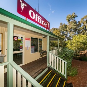 Reflections Burrinjuck Waters Holiday & Caravan Park