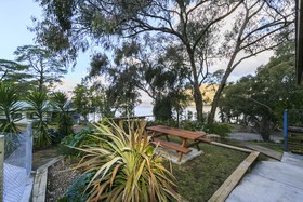 Reflections Burrinjuck Waters Holiday & Caravan Park