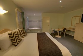 Charles Rasp Motor Inn & Cottages Broken Hill