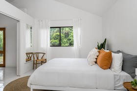 Your Luxury Escape - Little Farm House & Cottages