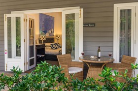 Abelia House Bed and Breakfast