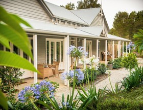 Abelia House Bed and Breakfast