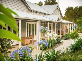 Abelia House Bed and Breakfast