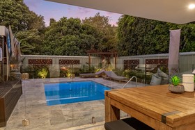 A Perfect Stay - Byron Sunrise