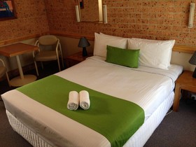 Huskisson Beach Motel