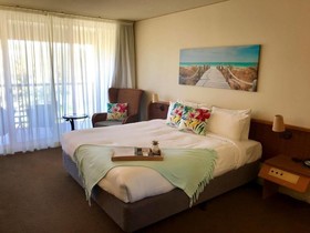 Pacific Bay Resort Penthouse & Studio's
