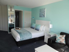Pacific Bay Resort Penthouse & Studio's