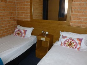 Royal Palms Motor Inn