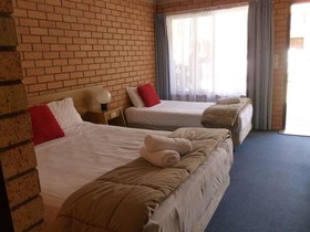 Royal Palms Motor Inn