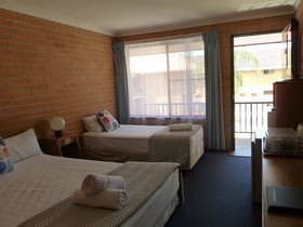 Royal Palms Motor Inn