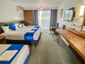 Snow Season Motor Inn