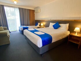 Snow Season Motor Inn