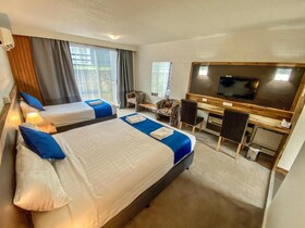 Snow Season Motor Inn