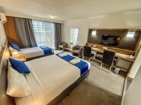 Snow Season Motor Inn