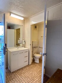 Snow Season Motor Inn