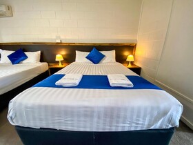 Snow Season Motor Inn