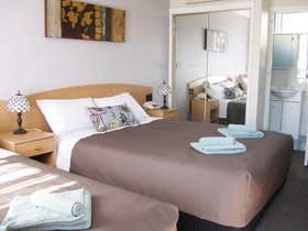 White Manor Motel