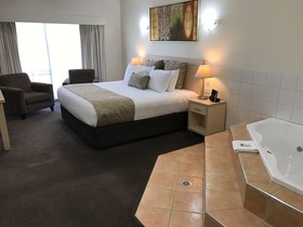 Best Western Heritage Motor Inn
