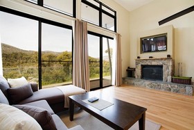 Novotel Lake Crackenback Resort & Spa