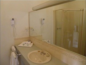 Deniliquin Country Club Motor Inn