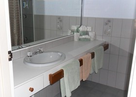 Settlement Motor Inn