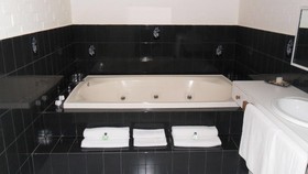 Settlement Motor Inn