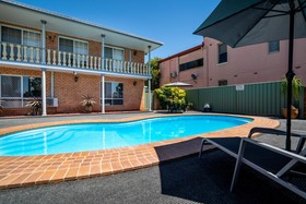 SureStay Hotel by Best Western Blue Diamond Motor Inn
