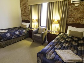 Endeavour Court Motor Inn