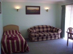 Homestead Motel