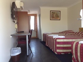 Homestead Motel