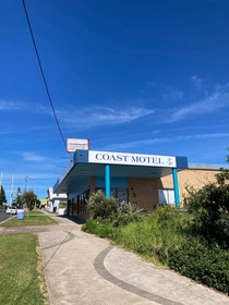 Coast Motel Eden