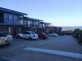 Heritage House Motel & Units