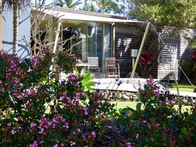 Arthouse Beachfront Accommodation