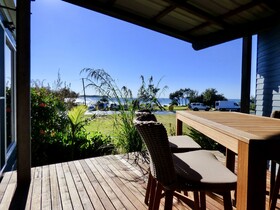 Arthouse Beachfront Accommodation