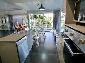 Arthouse Beachfront Accommodation
