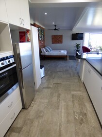 Arthouse Beachfront Accommodation