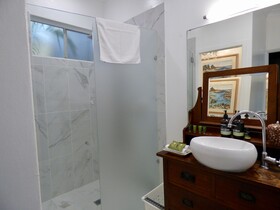 Arthouse Beachfront Accommodation