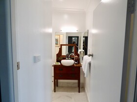 Arthouse Beachfront Accommodation