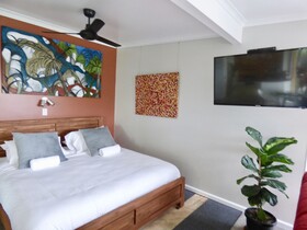 Arthouse Beachfront Accommodation