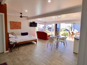 Arthouse Beachfront Accommodation