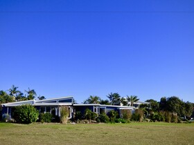 Arthouse Beachfront Accommodation